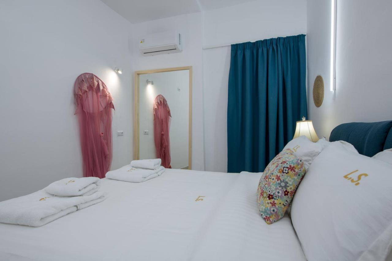 Lucky Suites (Adults Only) 罗希姆诺 外观 照片