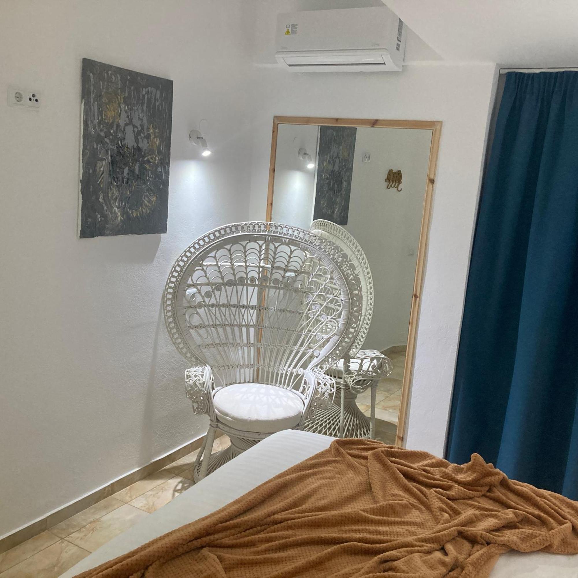 Lucky Suites (Adults Only) 罗希姆诺 外观 照片