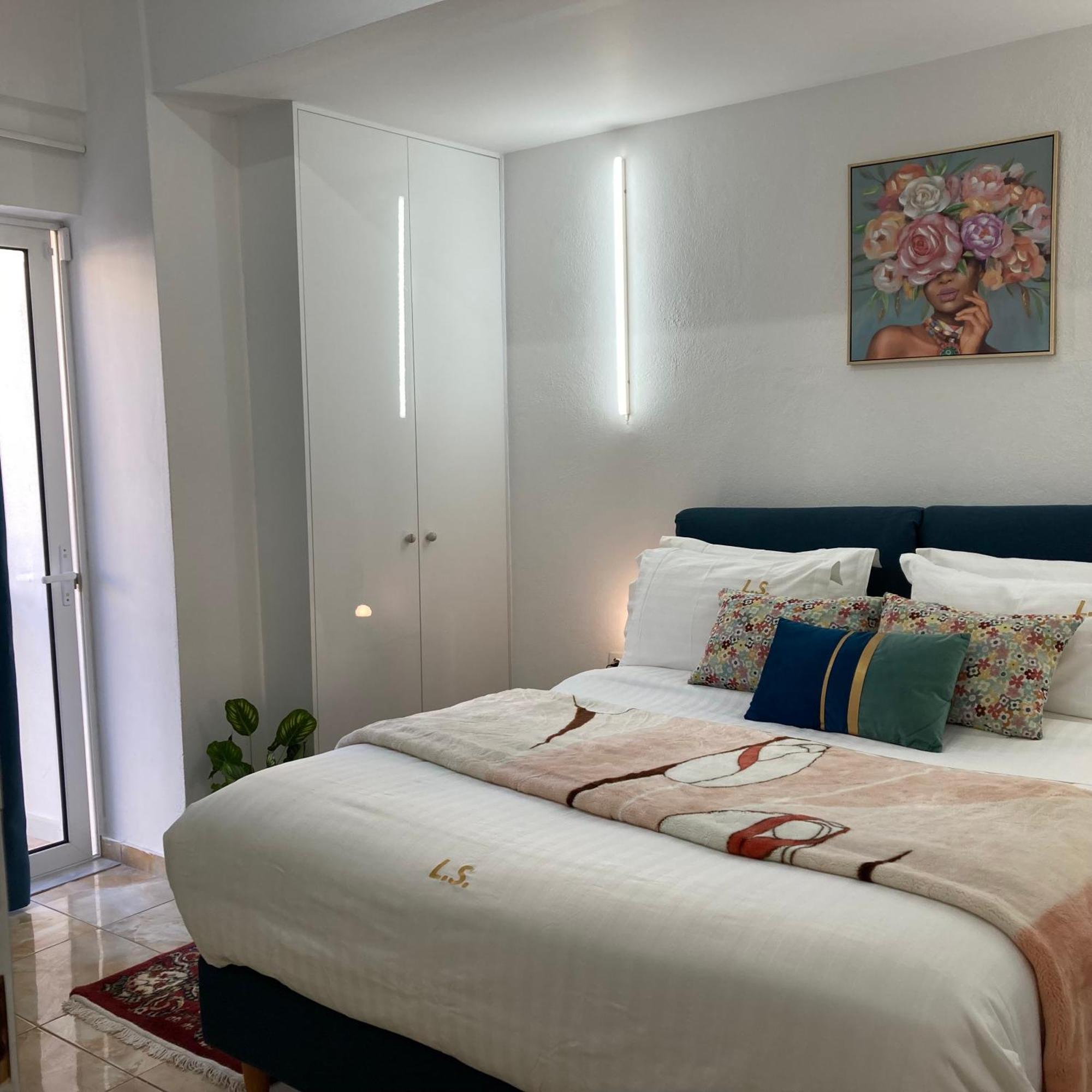 Lucky Suites (Adults Only) 罗希姆诺 外观 照片
