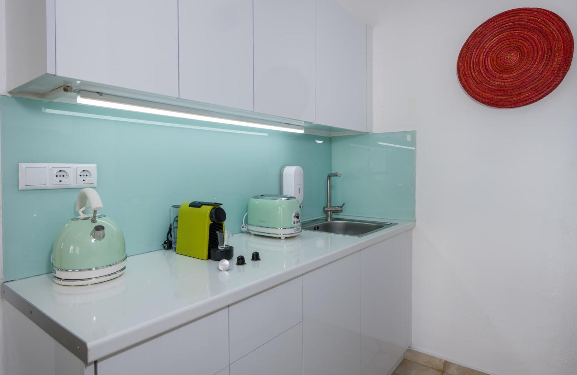 Lucky Suites (Adults Only) 罗希姆诺 外观 照片