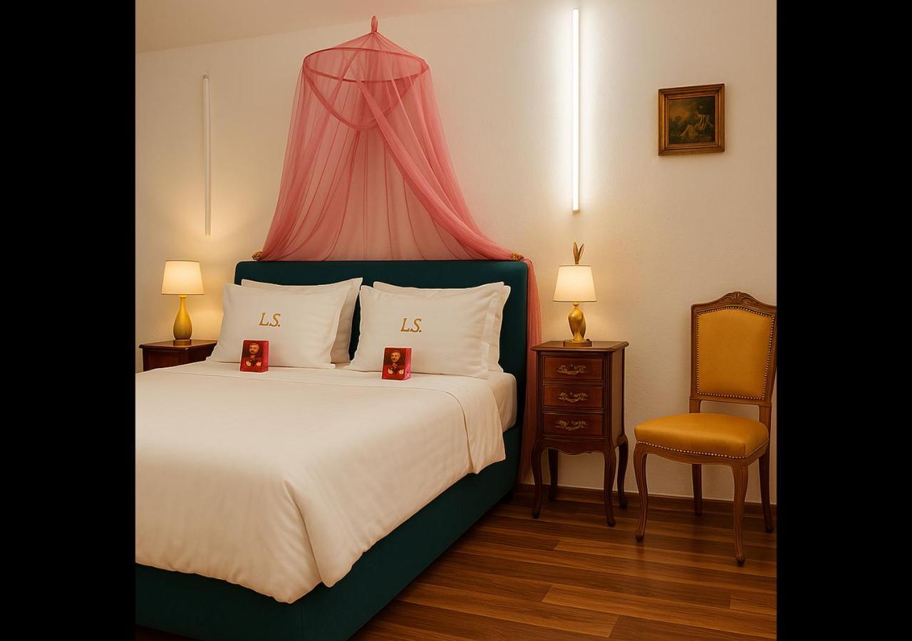 Lucky Suites (Adults Only) 罗希姆诺 外观 照片